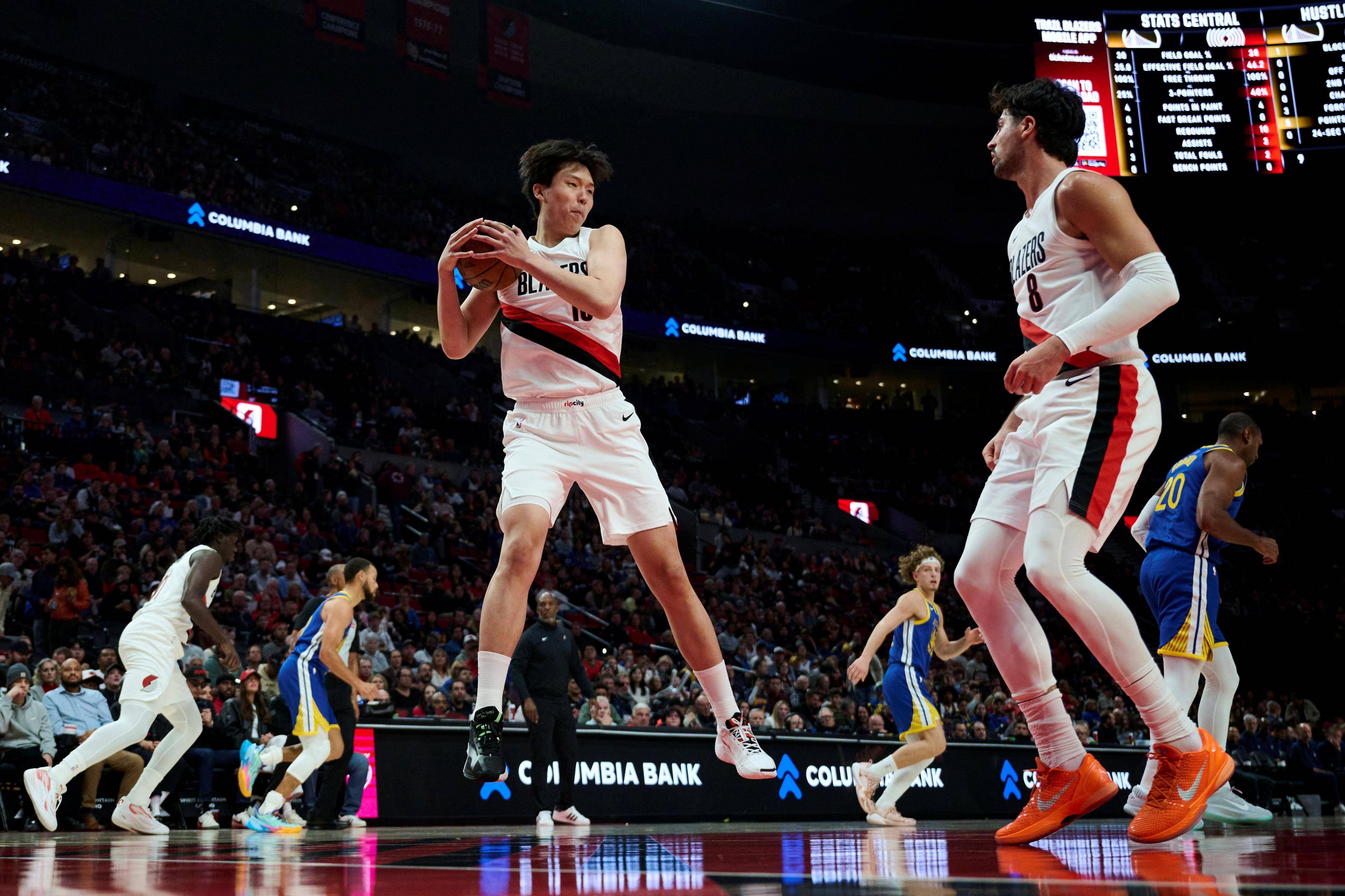 乐鱼中国官网-赛前费城76人调整名单以备社区盾，门线救险环节打磨，目标明确，年轻球员得到机会