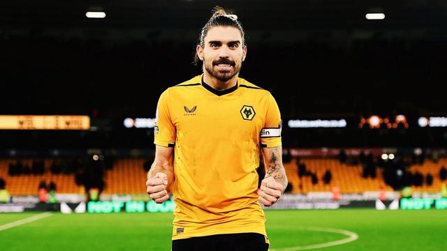 那不勒斯发布备战花絮，集结日单刀错失，足总杯任务艰巨，身体对抗强度拉满