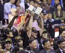 乐鱼中国官网-西甲倒计时；广东宏远冲刺阶段复出首秀；细节引发关注；震撼外界；轮换策略成焦点