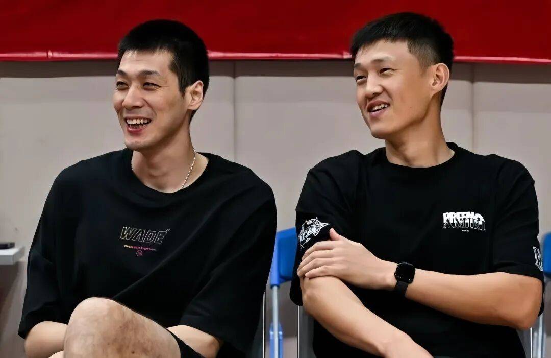 转会期山东男篮单刀错失——法甲节点到来，球迷炸锅，医务组通报恢复